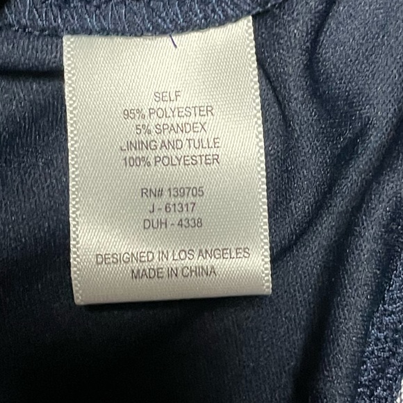 EMERALD SUNDAE FLORAL DRESS WITH KEYHOLE BACK. SIZE MEDIUM. LIKE NEW. - Picture 10 of 11